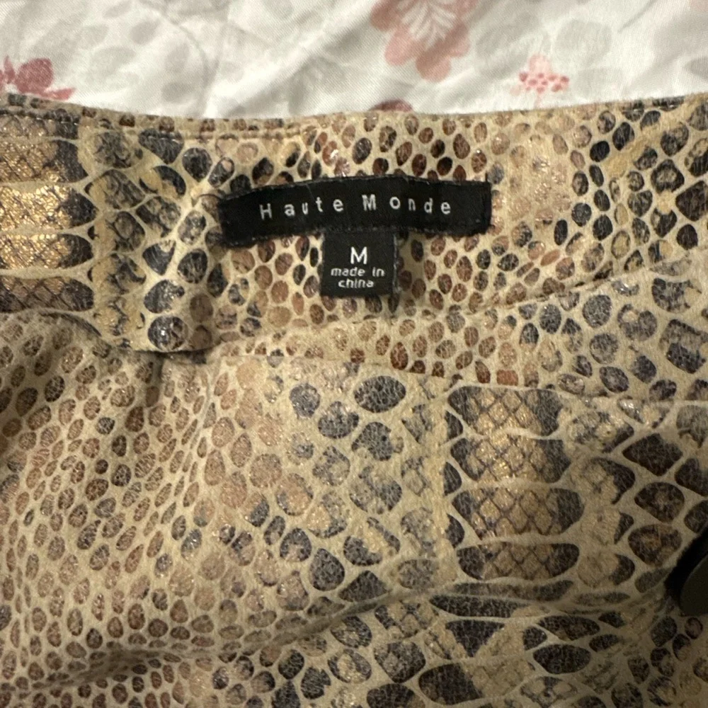 Haute Monde Snakeskin Print Button Front Wrap Layered Skort Size Medium Mini Tan